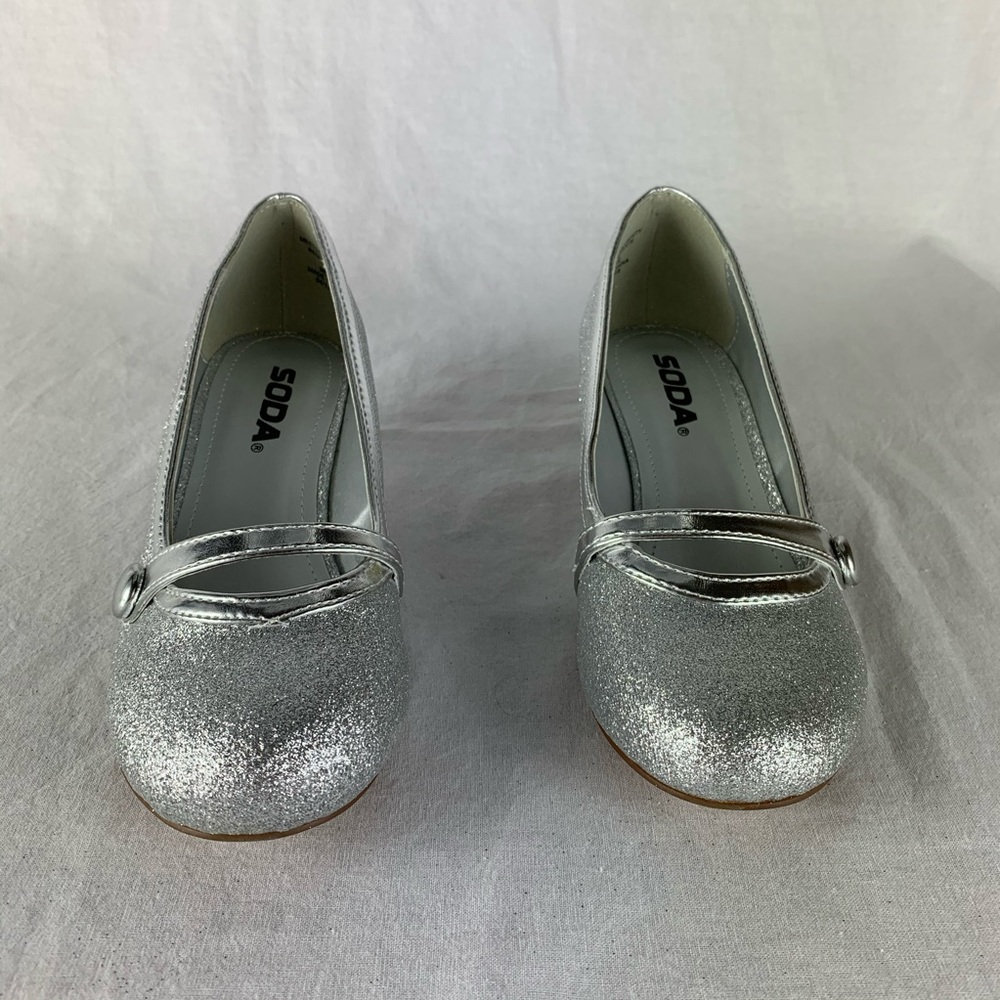 💸Sale - Soda Girl Dress Shoes Silver with Glitter - Picture 2 of 8